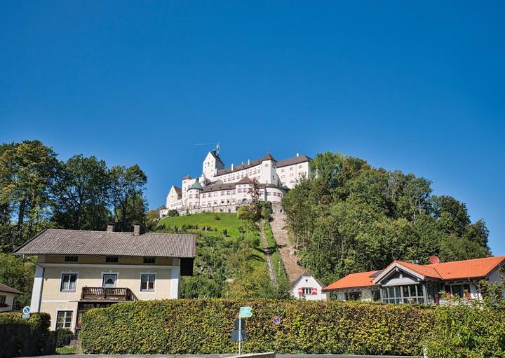 Burgladerl Schloss Hohenaschau